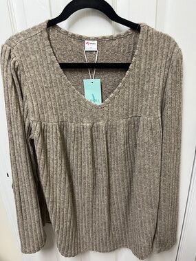 Amazon Taupe Ribbed V-Neck Long Sleeve Top